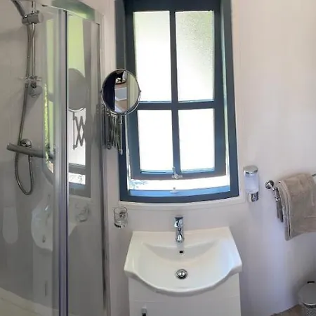 Chata Lilac Hut Shepherds Hut