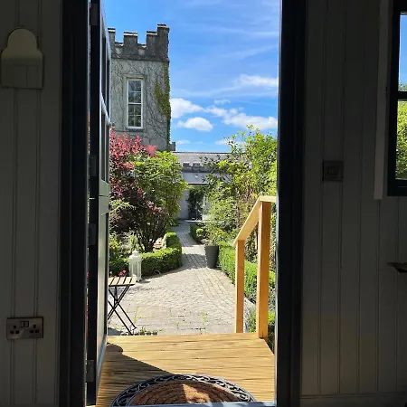 Lodge Lilac Hut Shepherds Hut