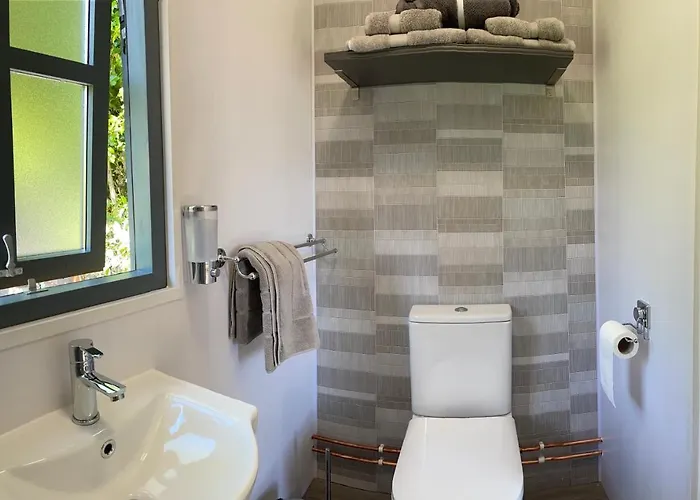 Lilac Hut Shepherds Hut