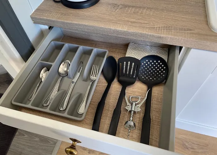 Lilac Hut Shepherds Hut * Jenkinstown Park